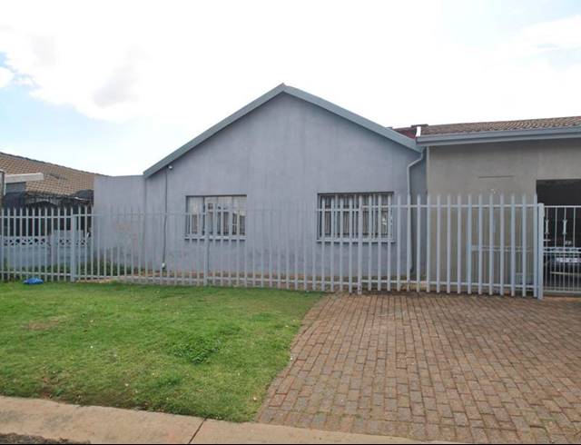 4 BEDROOM HOUSE FOR SALE IN ZAKARIYYA PARK